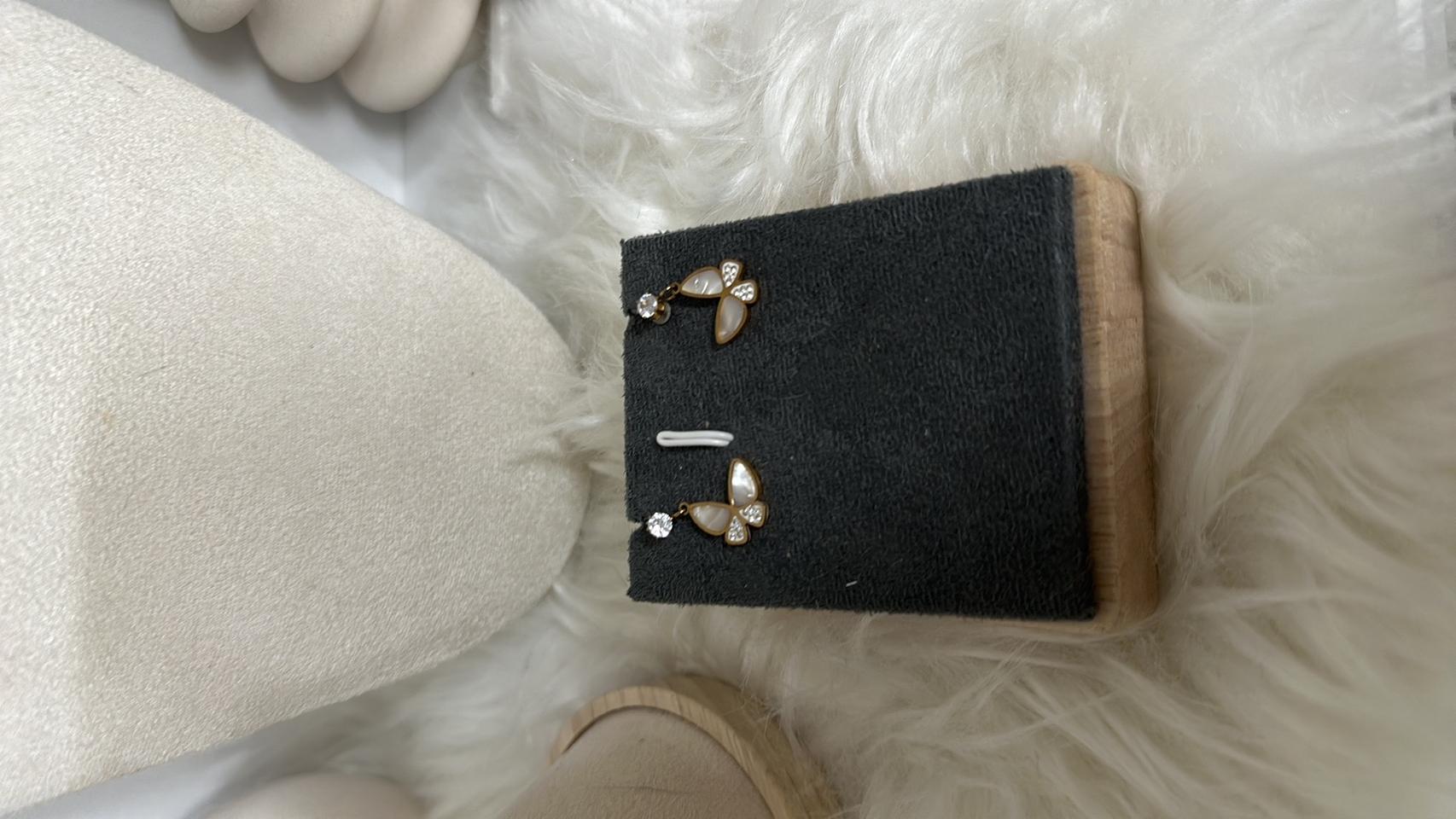 반클리프 큐빅 나비 귀걸이