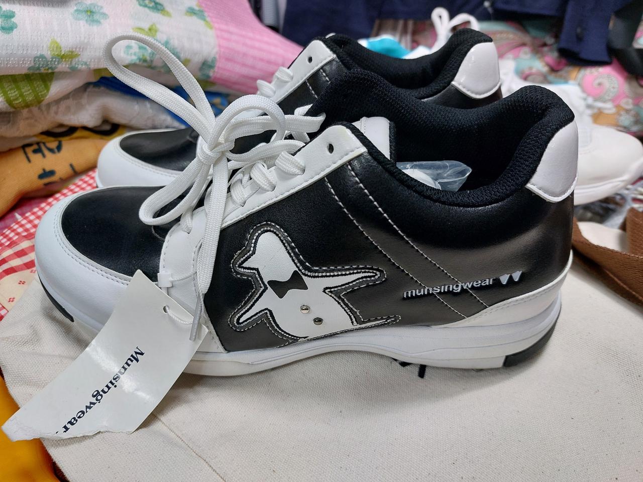 250 먼싱웨어  골프화  새것 !!