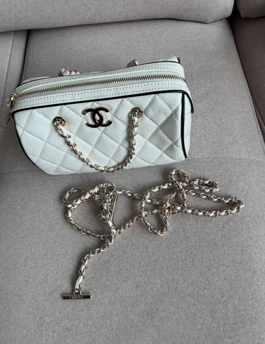 샤넬 가방 화이트