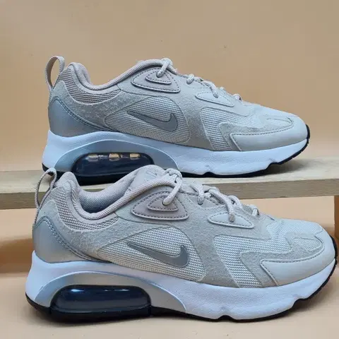 나이키 에어맥스 200 스니커즈 230.
