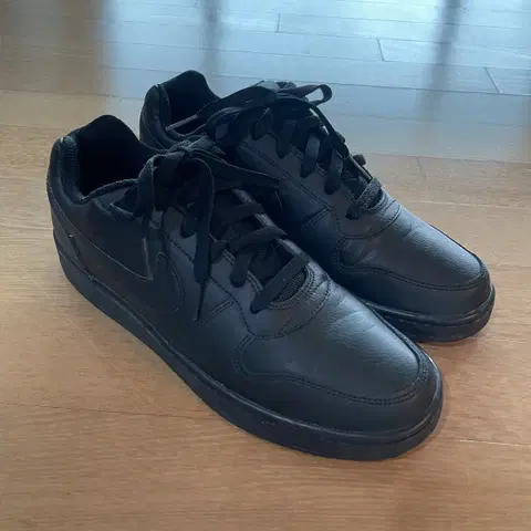 나이키 에버논 로우 트리플 스니커즈 265