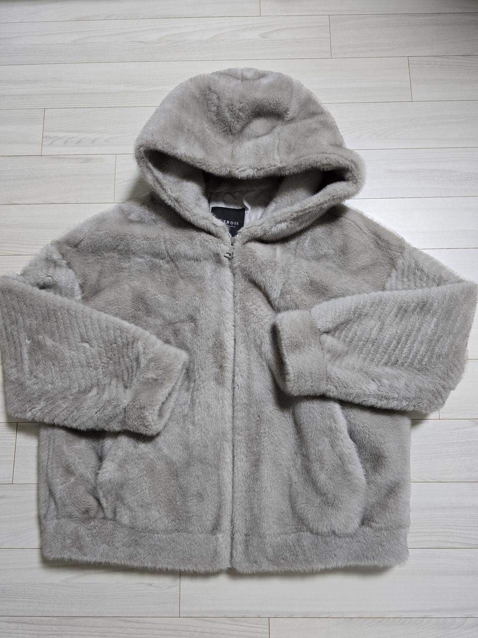 LE TROIS 페이크퍼 밍크자켓 S 두번착용 운포