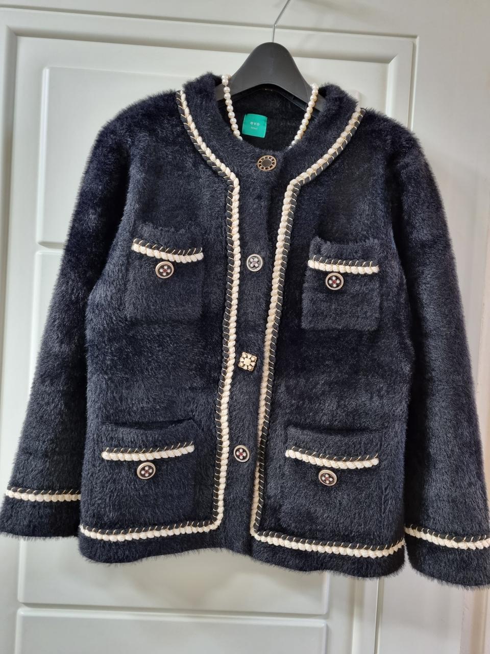 evo 에보 보석단추 블랙 에코퍼 가디건 자켓