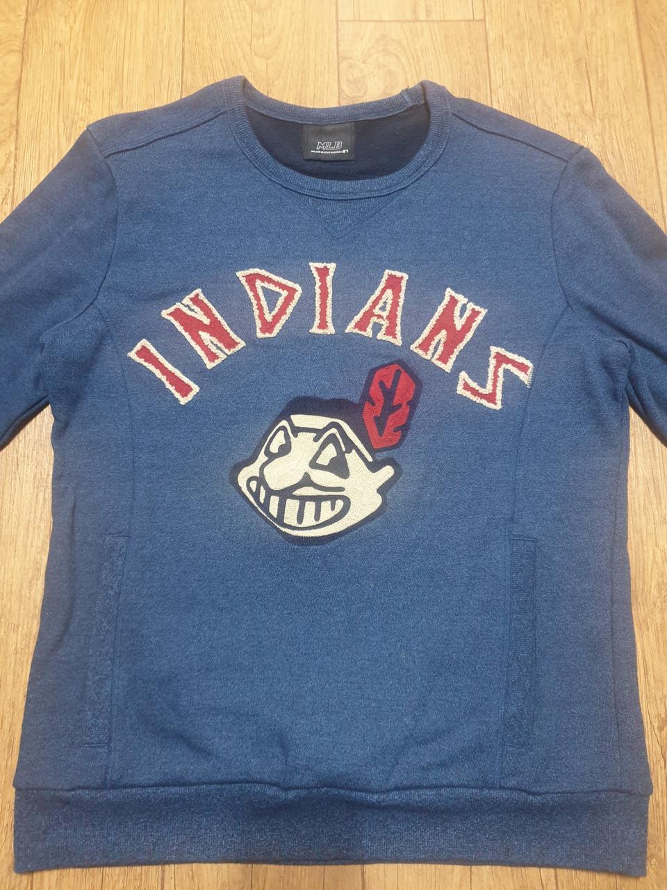 MLB 맨투맨티 95 사이즈입니다