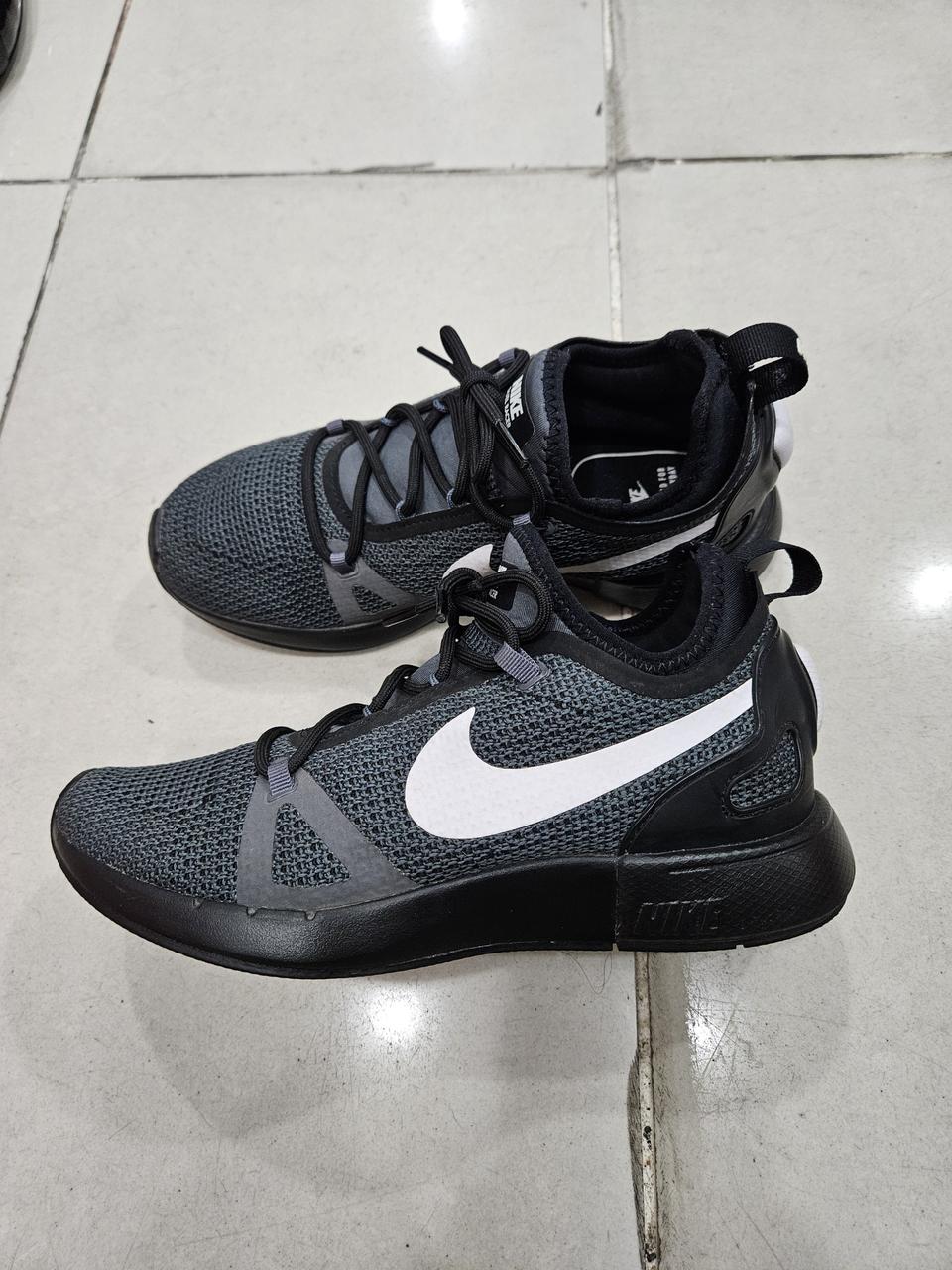 나이키927243-004(240)