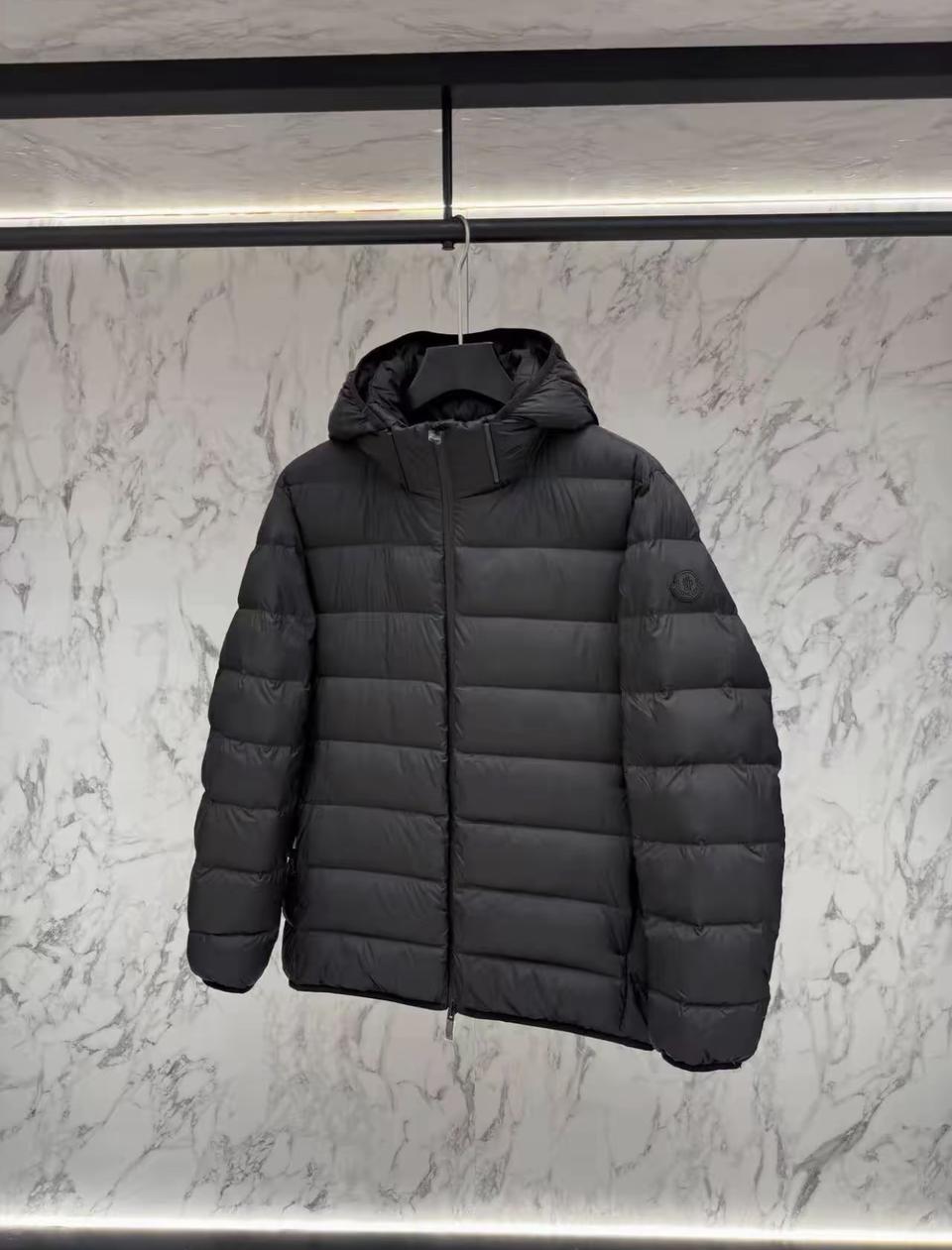 몽클레어 경량패딩