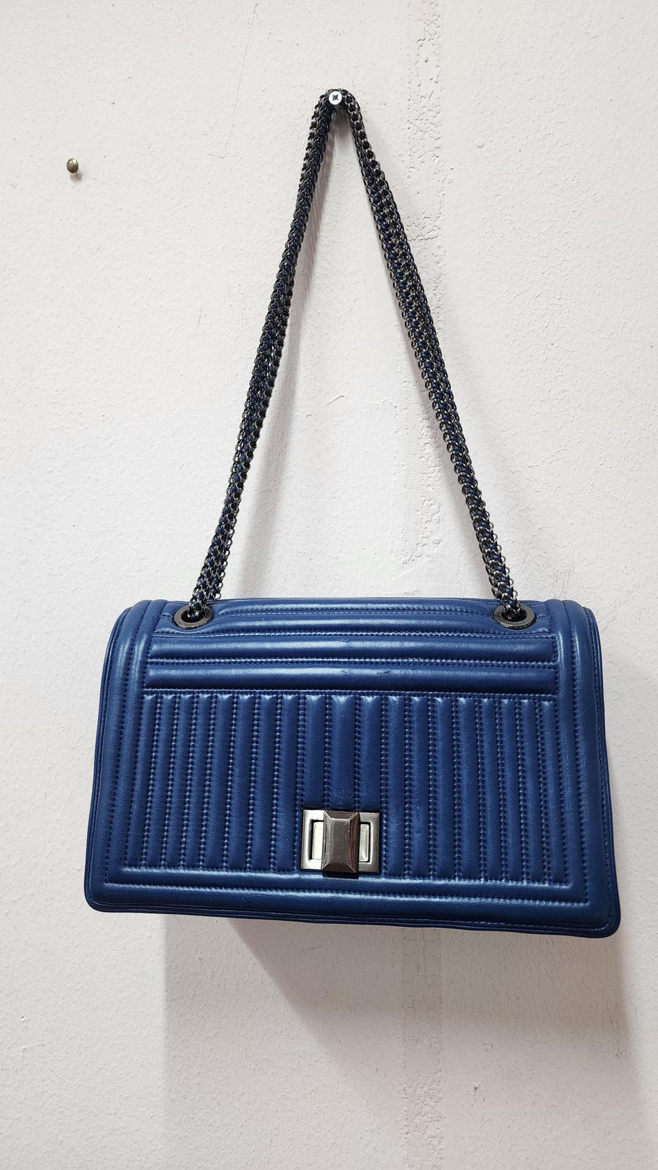 쿠론블루 퀼팅 체인숄더백