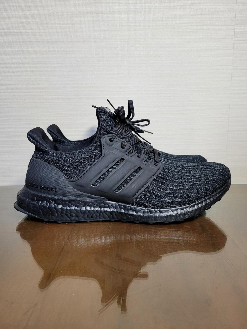 아디다스 울트라부스트 4.0 블랙