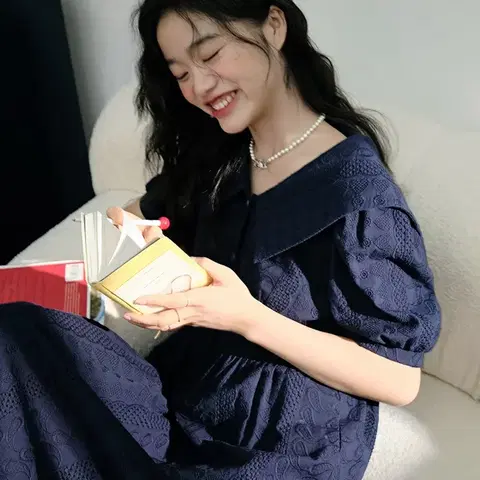 쿠오세 원피스 23년 네이비 펀칭 자수 반팔 퍼프 롱 하객룩 여행룩