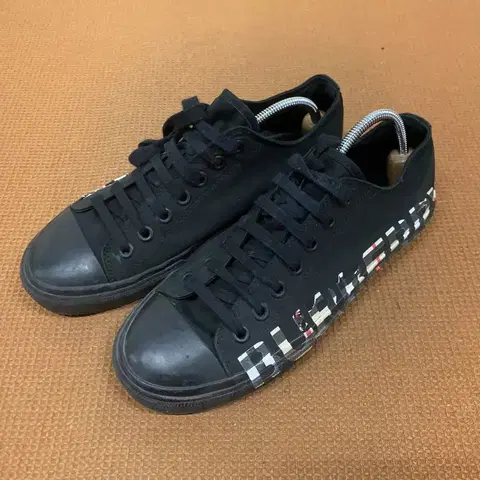 버버리 체크로고 블랙 스니커즈 신발 270 G08725