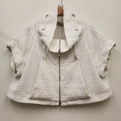 아떼바네사브루노 집업 베스트