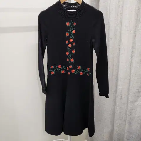 산드로 로즈 원피스