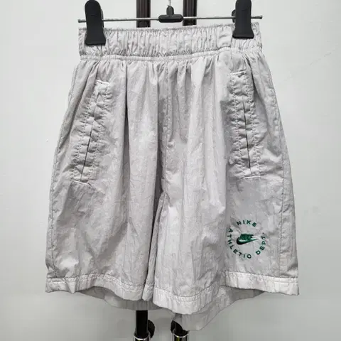 나이키 하이라이즈 우븐 쇼츠