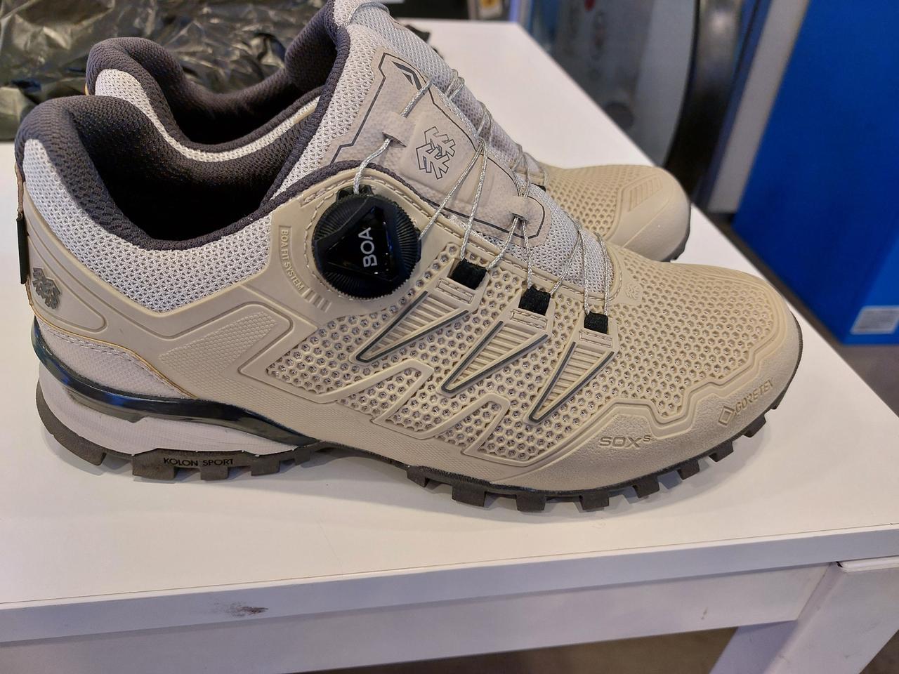 240 코오롱스포츠 등산화