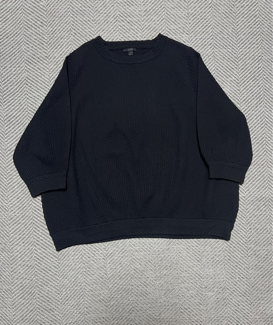 코스 COS 블랙 엠보싱 티셔츠 정품