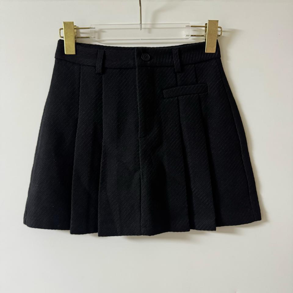 새상품 여자 모직 플리츠 스커트 S (블랙)