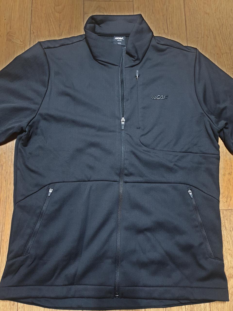 르까프 운동복 집업 95 사이즈입니다