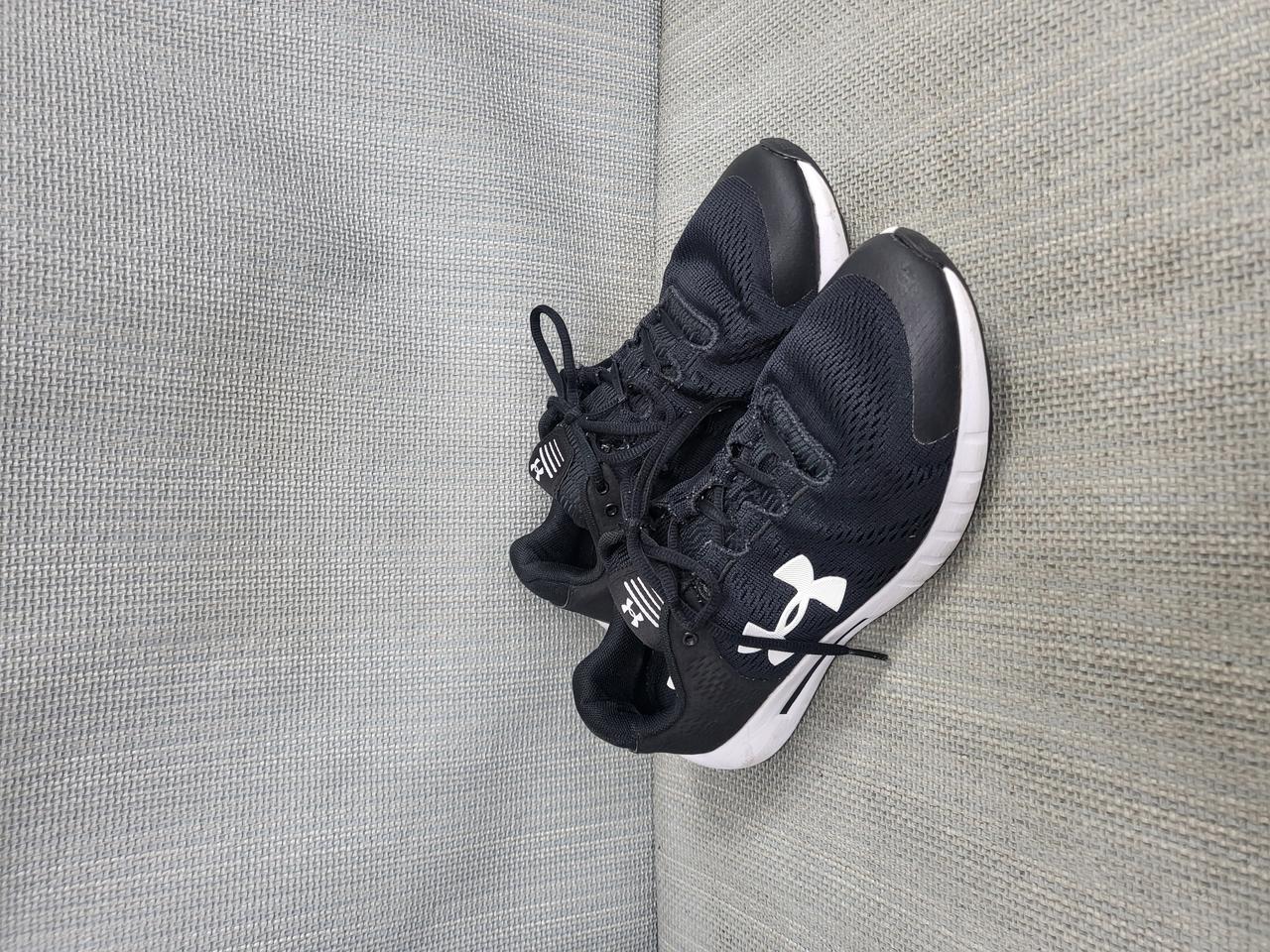 언더아머 운동화 260