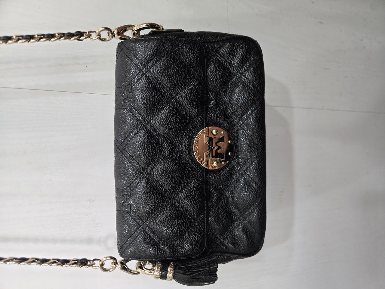 METROCITY 메트로시티 태슬 크로스백! 블랙 & 골드