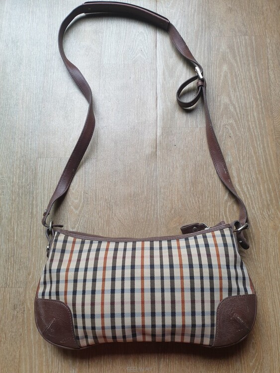 명품 닥스(MADE IN ITALY 정품)지적인 클래식체크 미니 크로스백