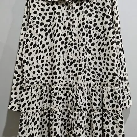 [ 1+1 ] ELBONNY ) 베이지 호피 티어드 블라우스 LL