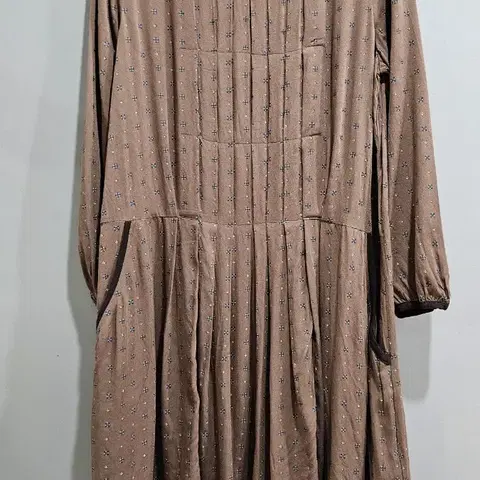 [ 1+1 ] earth music&ecology)브라운 잔꽃 원피스 F