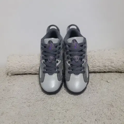 나이키 조던 리트로6 로우 울트라 바이올렛 225