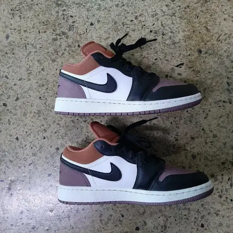 나이키 에어 조던 1 로우 SEGS 스카이 제이 모브 FB908-102