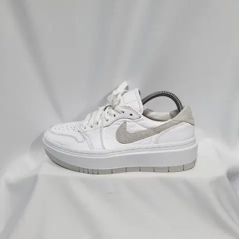 빈티지하서 235 나이키 에어 조던 레트로 1 엘리베이트 로우 스니커즈