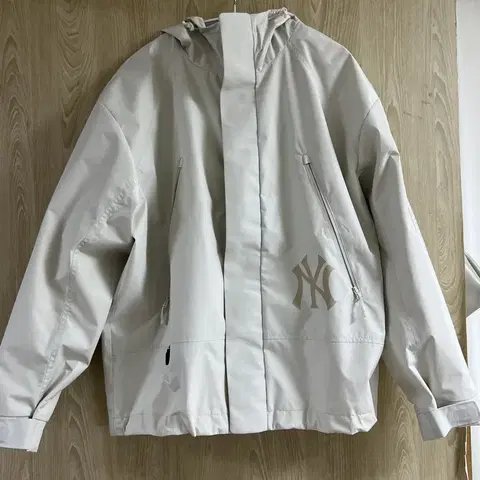 MLB 고어 윈드스토퍼 2L 메가 로고 바람막이 뉴욕양키스 크림