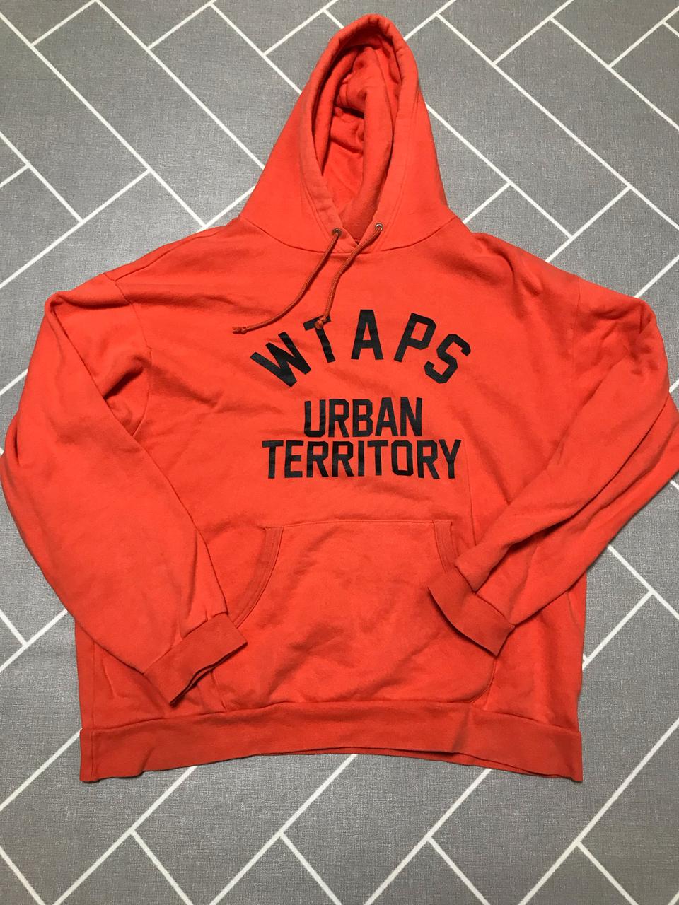 더블탭스 후드티