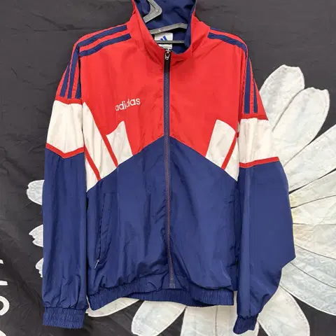 아디다스 올드스쿨 오버핏 바람막이m95