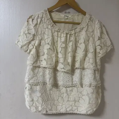 한섬 오즈세컨 아이보리 플라워 레이스 블라우스