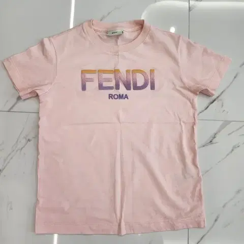 펜디 핑크 반팔 티셔츠 FENDI 8A