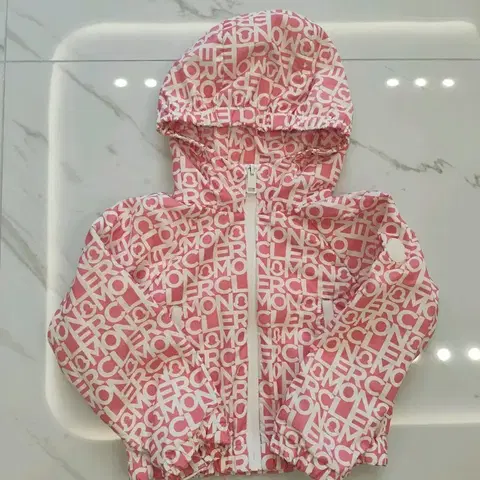 몽클레어 키즈 로고 바람막이 4A