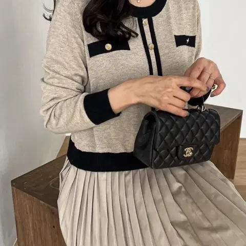 [새상품] 배색 골드버튼 주름 플리츠 니트 롱 원피스 하객룩 모임룩