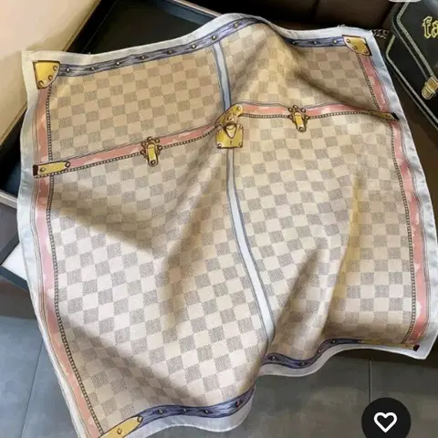 세련된 스카프 70*70 새상품 미사용