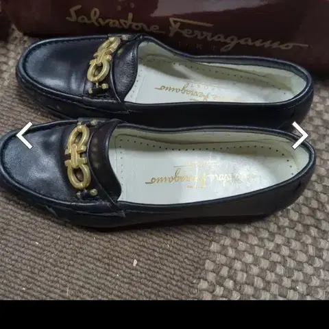 [명품 페라가모]정품 금장 간치니 로퍼 5C(225)컨디션 A