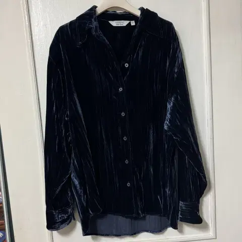 앤아더스토리즈 벨벳 셔츠
