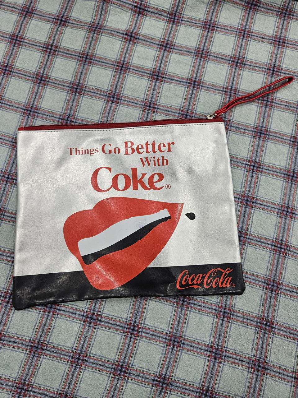 코카콜라 한정판 클러치백
