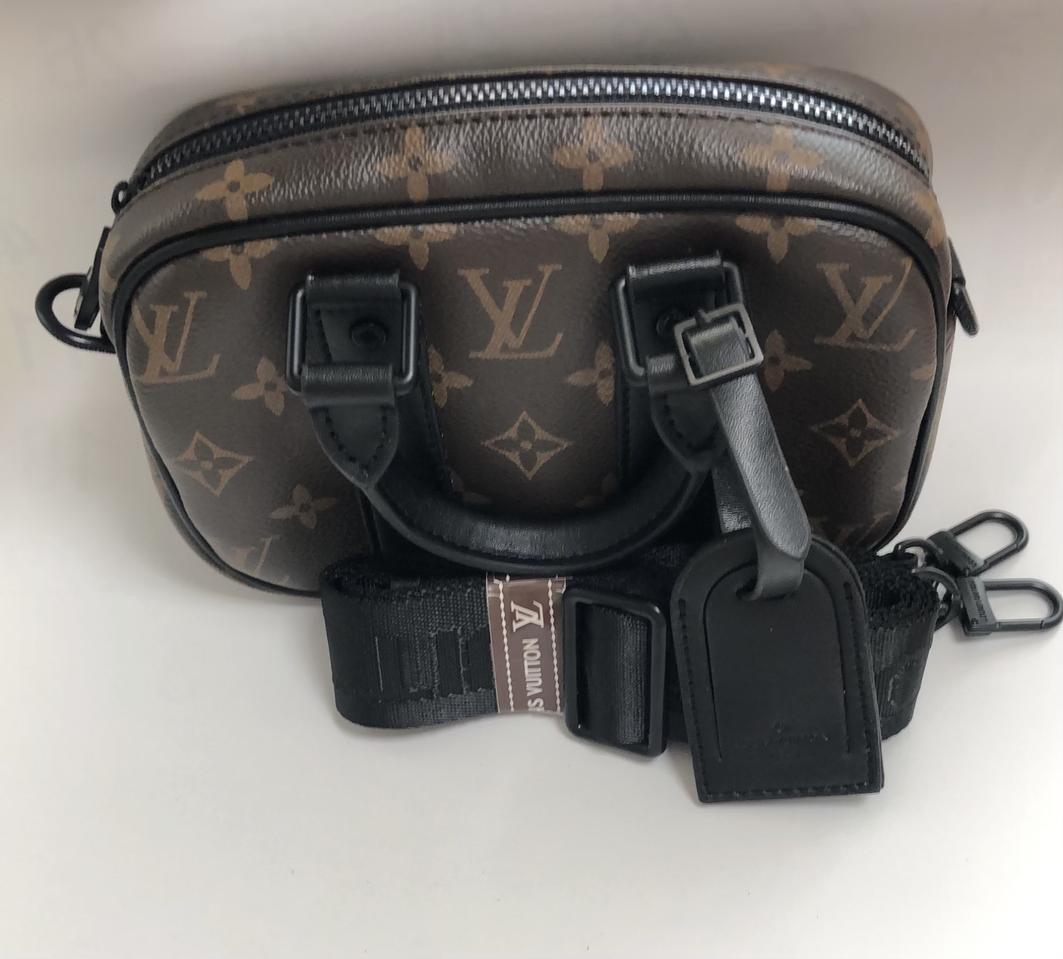 루이비통 크로스백 모노그램 파우치