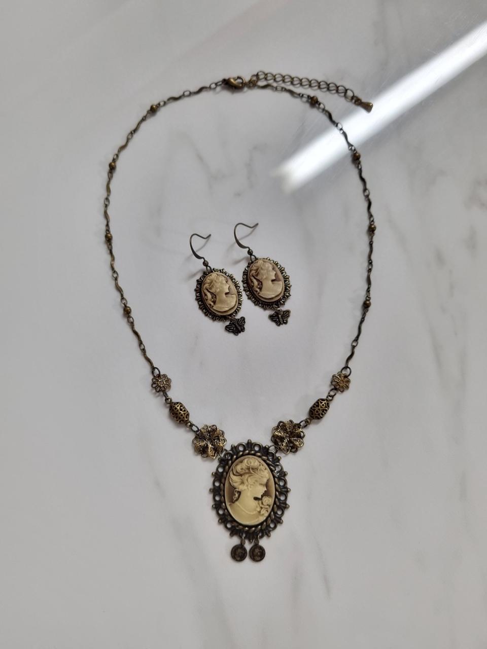 카메오 목걸이 & 귀걸이 세트