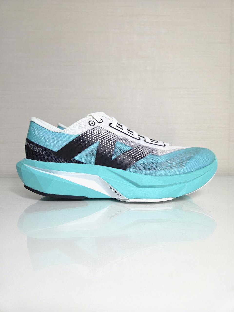 뉴발란스 퓨어셀 레벨 4 러닝화 사파이어