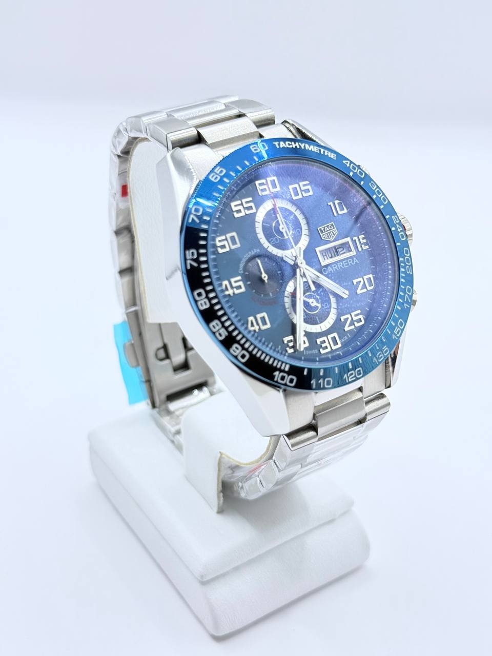 태그호이어 까레라 데이데이트 크로노그래프 블루
