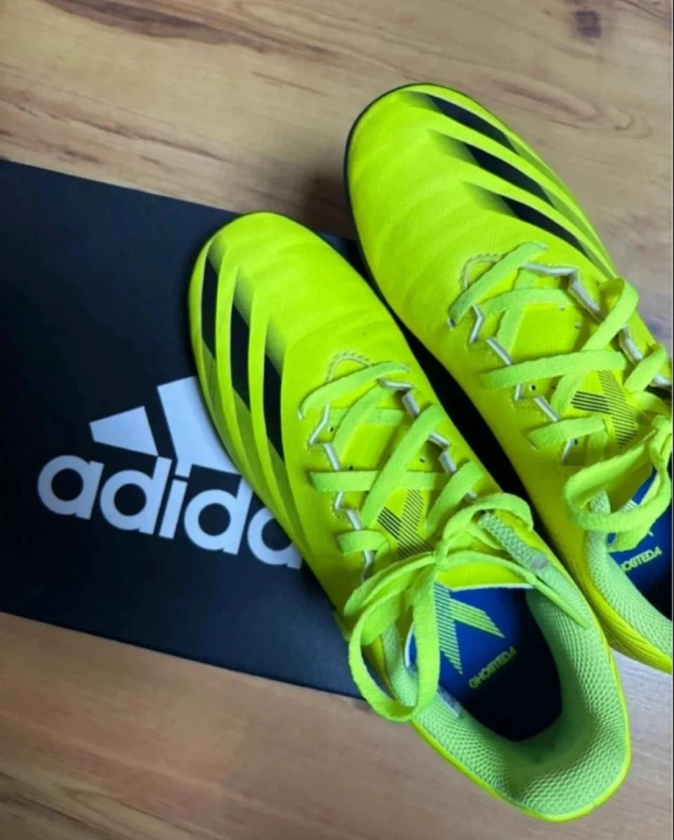 아디다스 여성 축구화