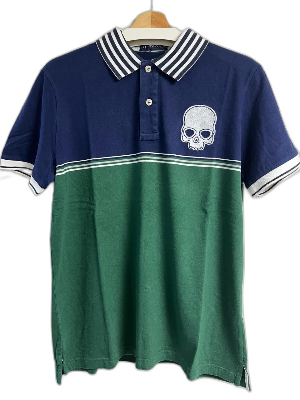 하이드로겐 카라 반팔티 새제품 판매합니다.