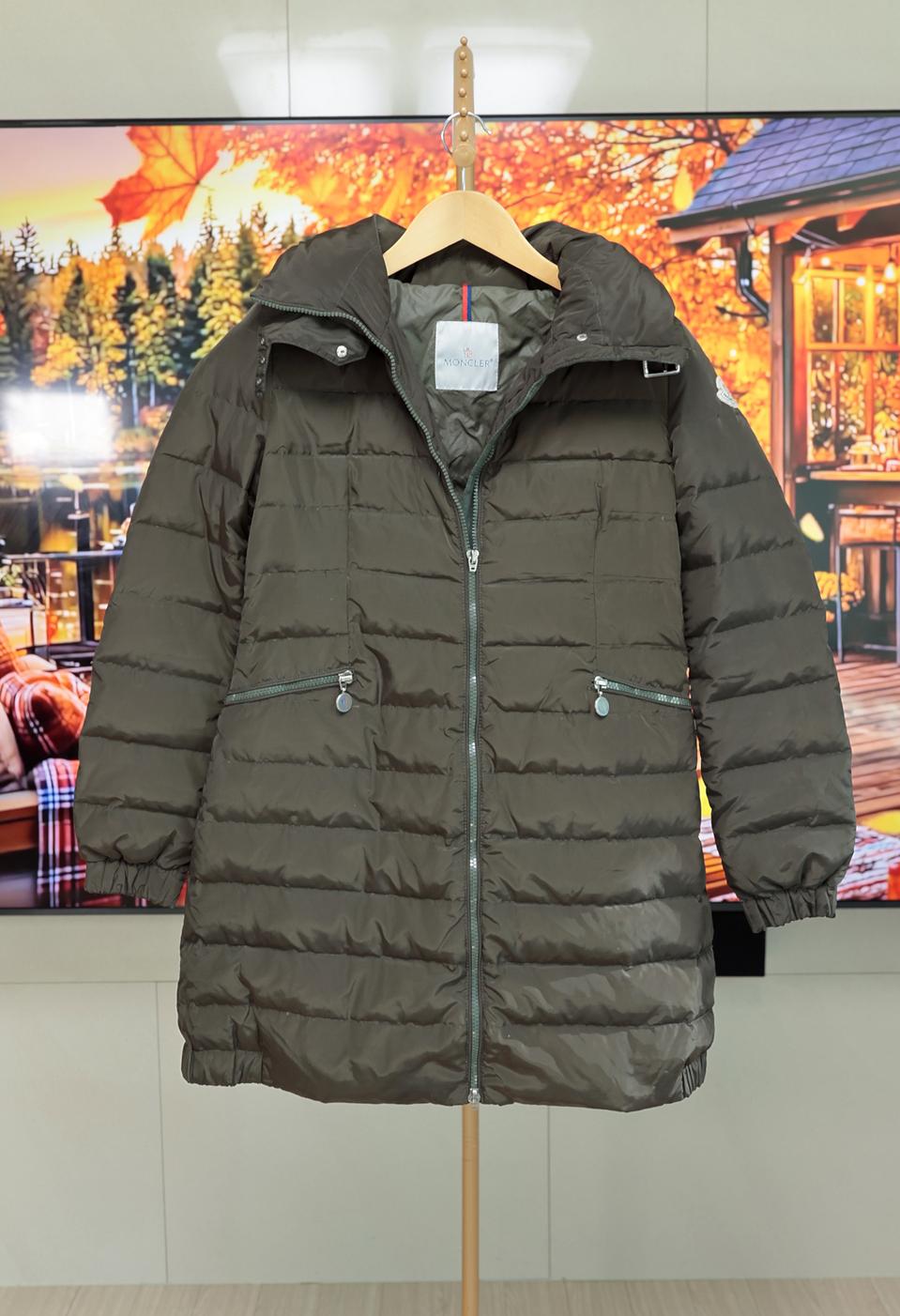 겨울이 기다려지는 몽클레어 그린 롱패딩