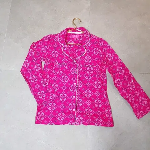 빅토리아시크릿 핑크색 플라워 패턴 긴팔 파자마.66.