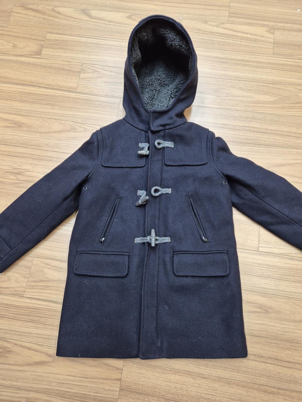 봉쁘앙 네이비색 더플 코트 6사이즈입니다. 겉감은 모 80% 함유되어있어