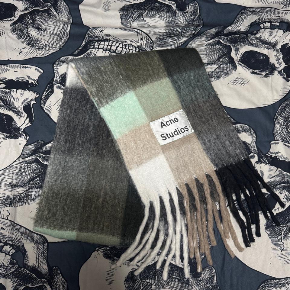 아크네 대왕 머플러